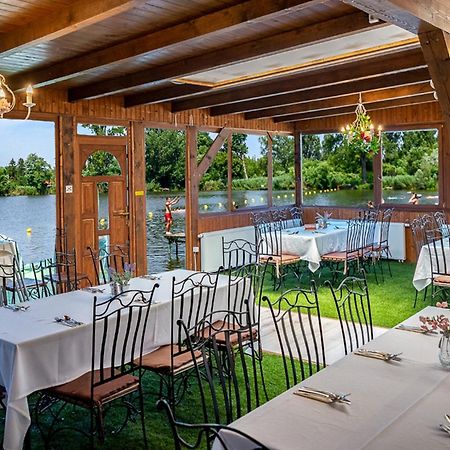 Eden Lounge Restaurant & Pension Veresegyház Dış mekan fotoğraf