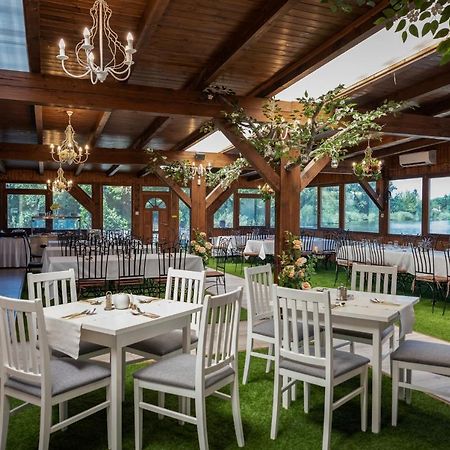 Eden Lounge Restaurant & Pension Veresegyház Dış mekan fotoğraf