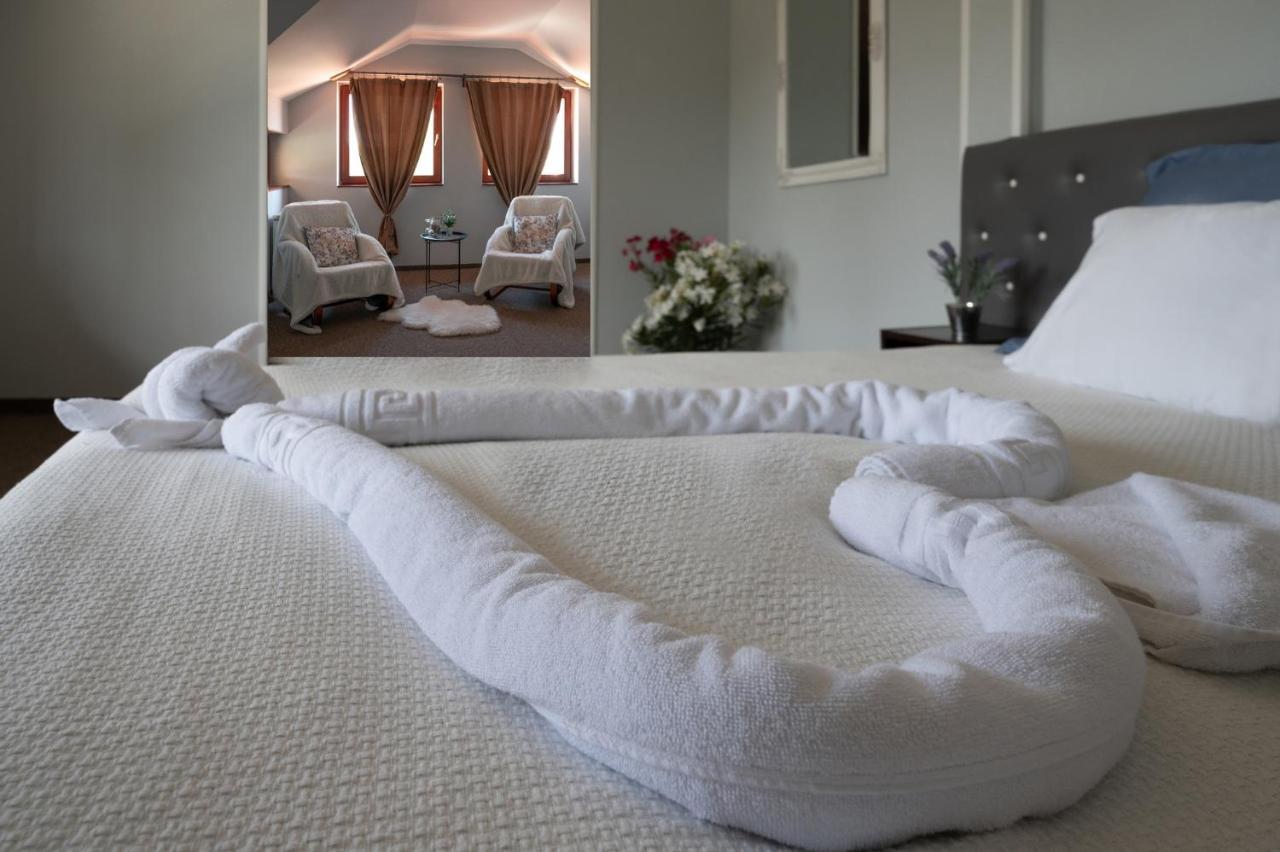 Eden Lounge Restaurant & Pension Veresegyház Dış mekan fotoğraf