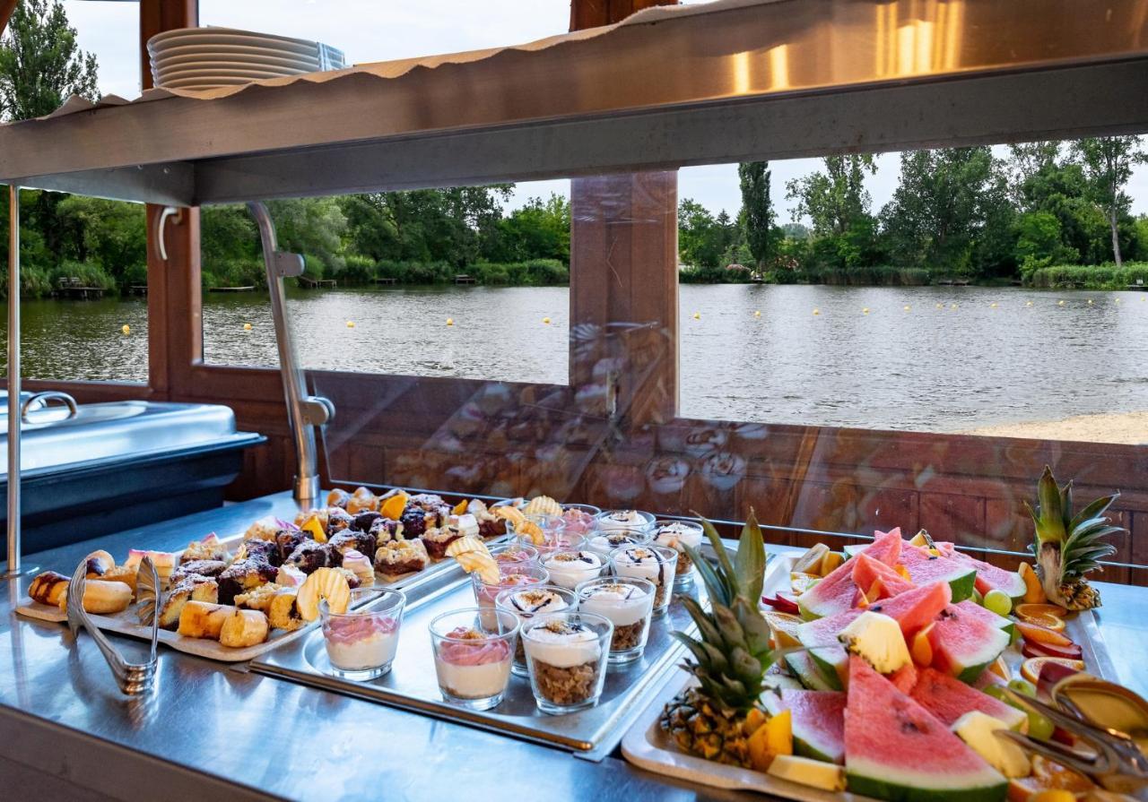 Eden Lounge Restaurant & Pension Veresegyház Dış mekan fotoğraf