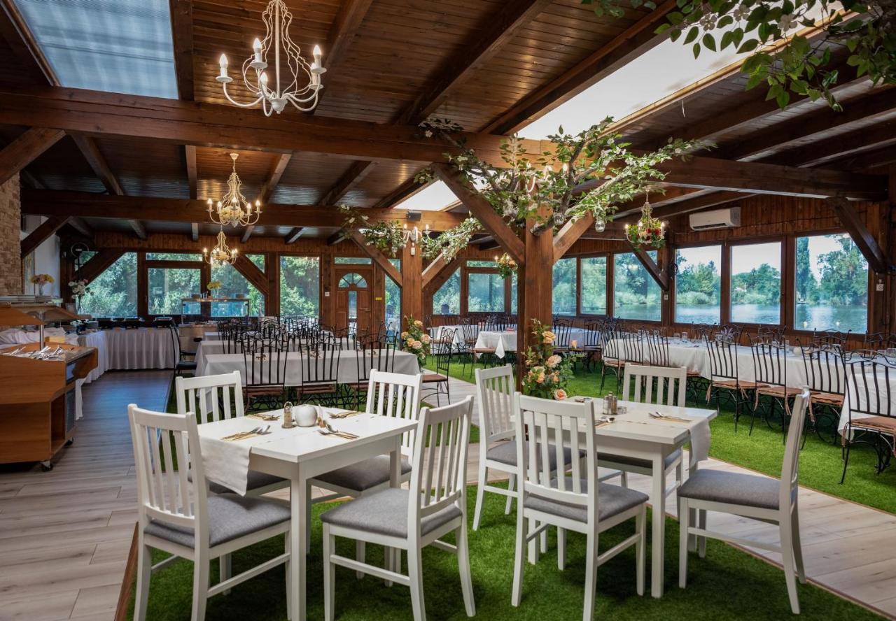 Eden Lounge Restaurant & Pension Veresegyház Dış mekan fotoğraf