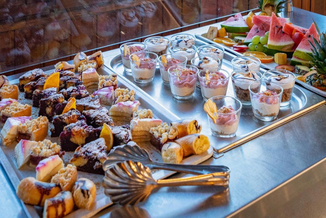 Eden Lounge Restaurant & Pension Veresegyház Dış mekan fotoğraf