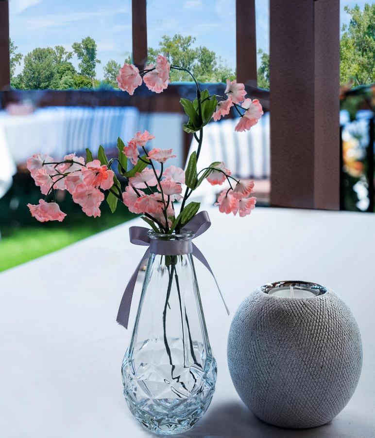 Eden Lounge Restaurant & Pension Veresegyház Dış mekan fotoğraf